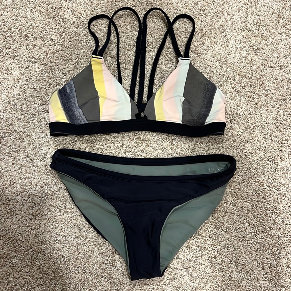 Rip Curl reversible bikini size XS strappy back